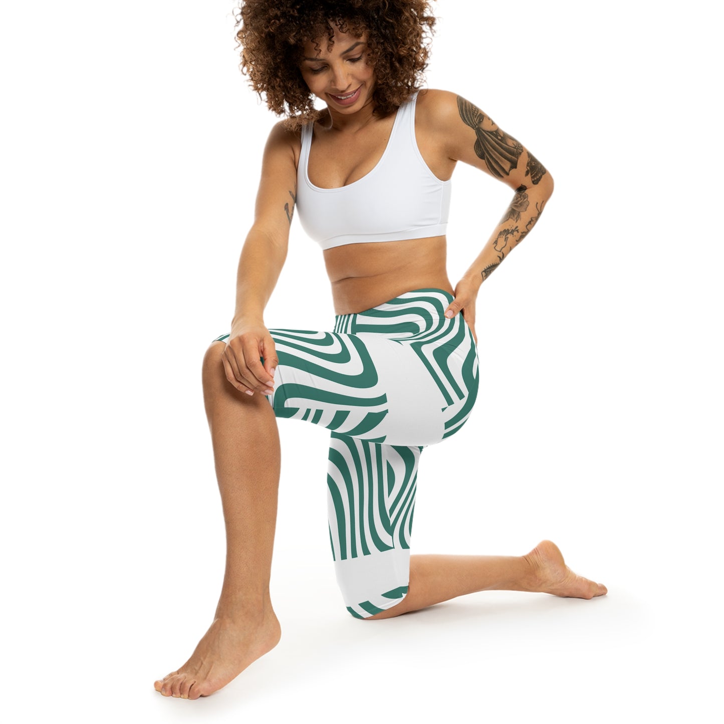 Stylish Women’s Capri Leggings with Abstract Green Design