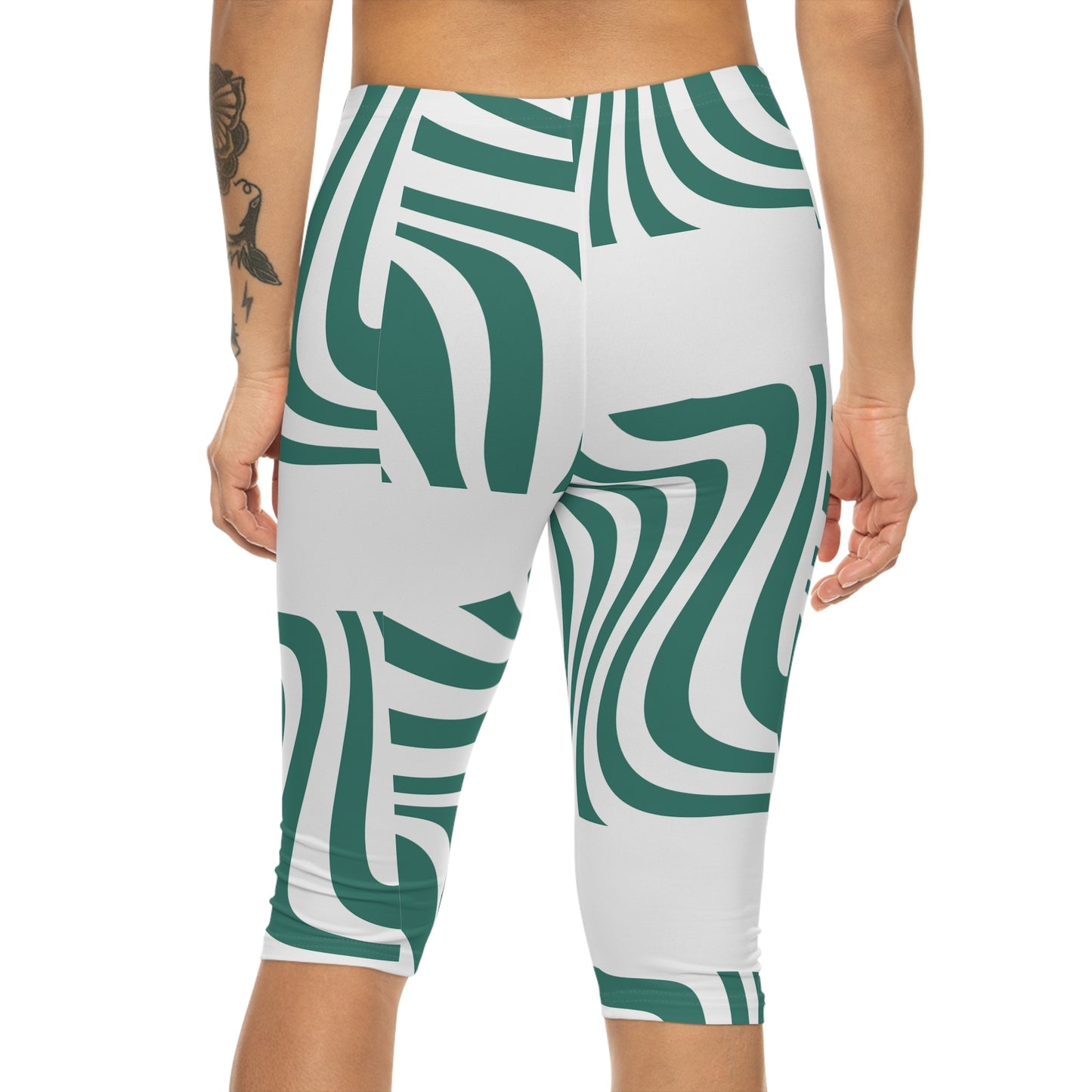 Stylish Women’s Capri Leggings with Abstract Green Design