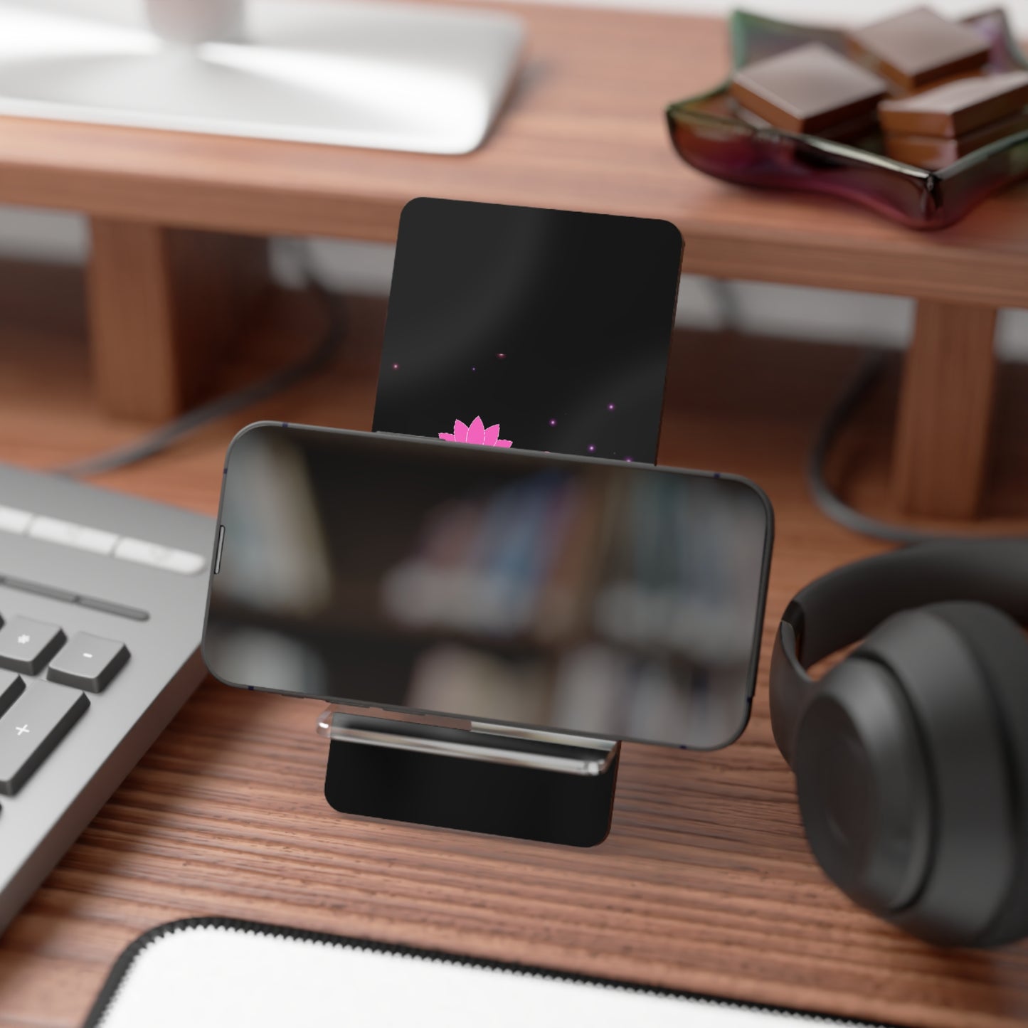 Fit Bitch Wellness Smartphone Display Stand - Ideal Desk Accessory for Fitness Enthusiasts
